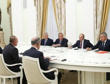 «Πολεμικό» συμβούλιο στη Μόσχα μεταξύ Ρωσίας-Τουρκίας για Συρία, S-400 και Αιγαίο!